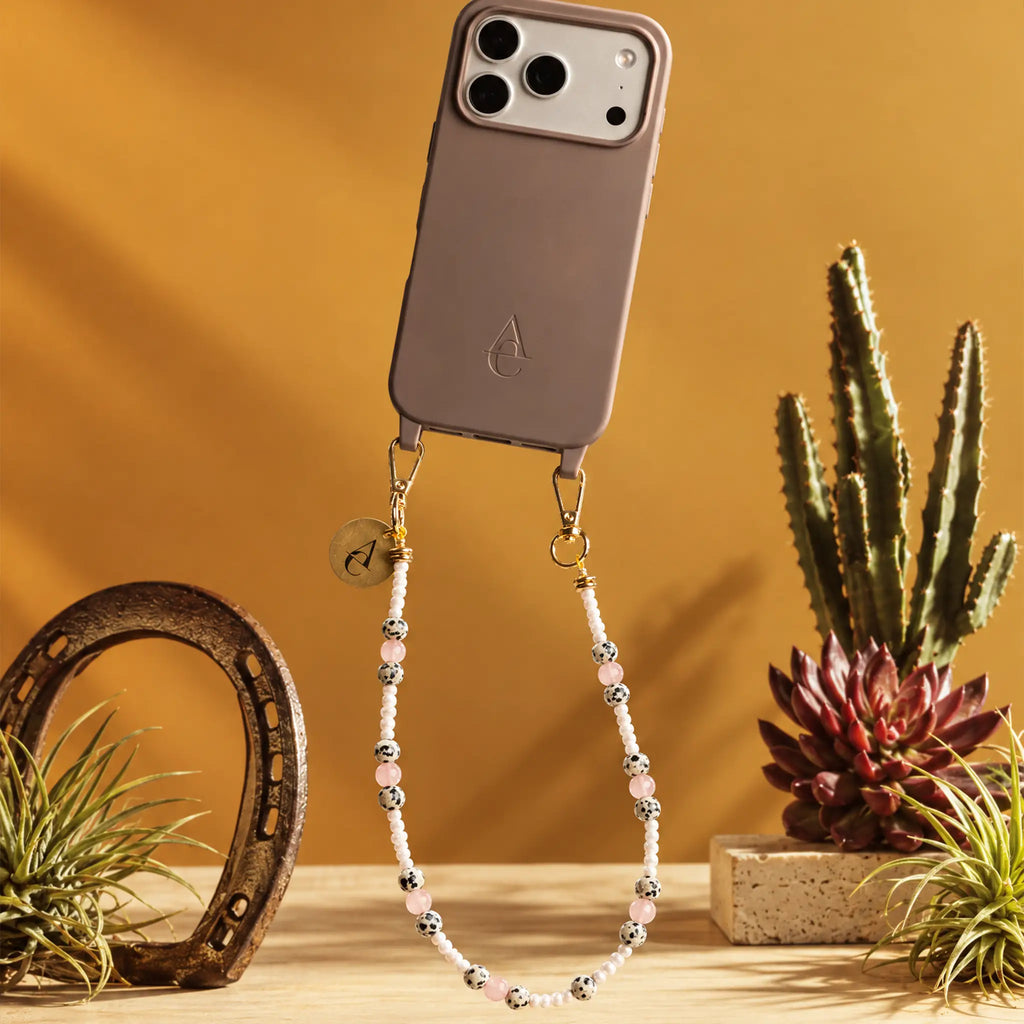 Комплект бежов кейс за iPhone с верижка - матов кейс + леопардов принт верижка 