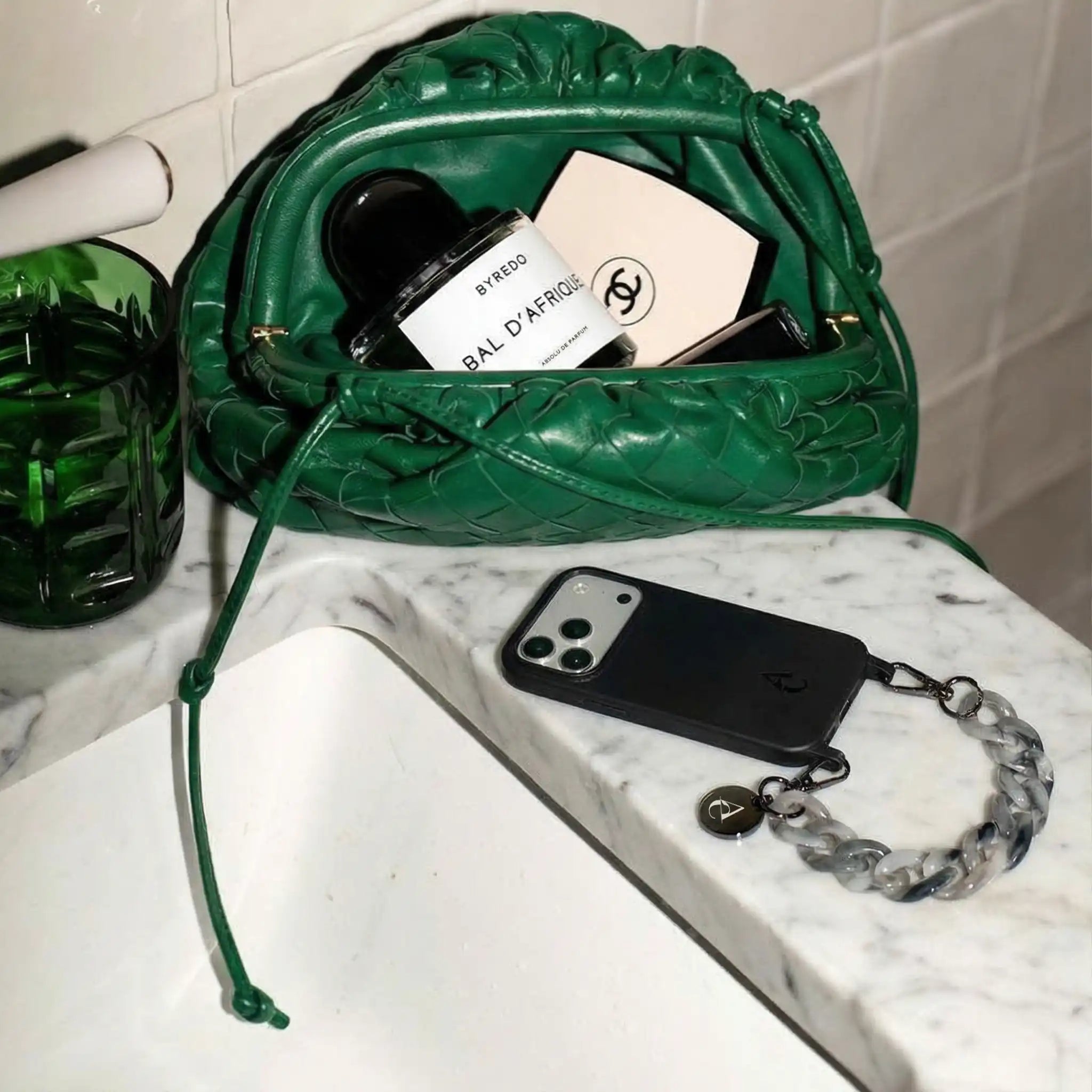 Set "Black Moon" - Black Case + Gray Chain